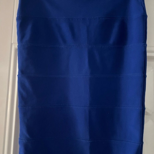 Blue fitted skirt used with zipper, size M