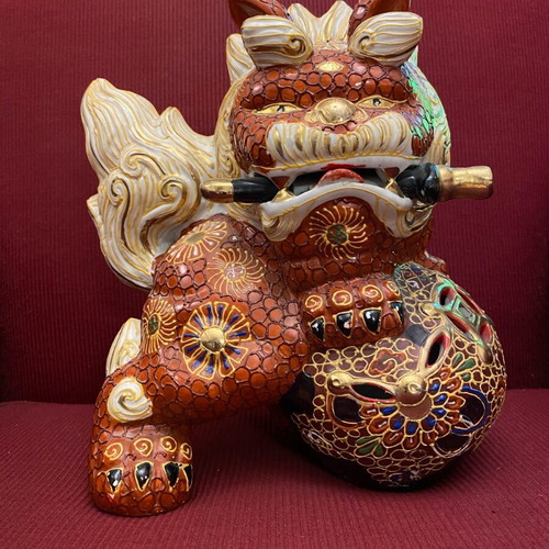 Handmade Shishi Lion Katana Sword Kutani Potery statue like new, Japanese antique
