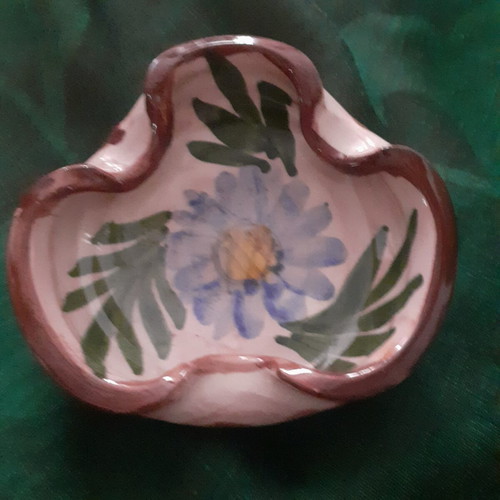 Handmade ceramic bowl from Mandamados Lesvos with floral motifs