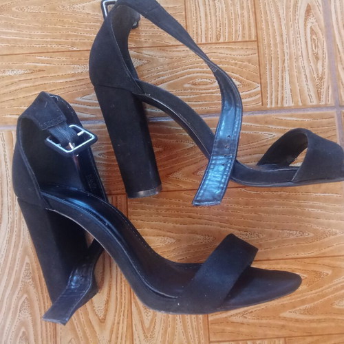 High Heeled Black Sandals used, size 38, strappy