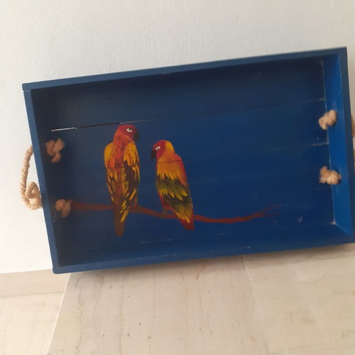 Wooden tray with hand-painted parrots like new, 50×30 cm