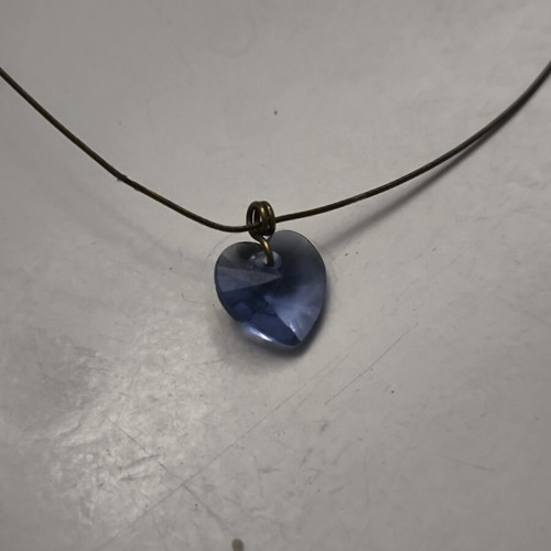 Purple crystal heart necklace like new with flexible hypoallergenic steel wire
