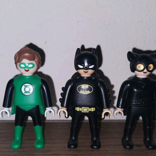 Playmobile Kinder pack of 5 with Batman, Catwoman, Green Lantern new