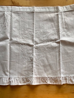Cotton apron with embossed detail like new