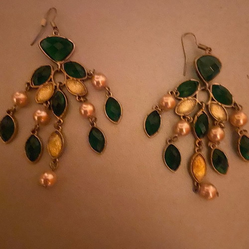 Zara special edition earrings new long with green details