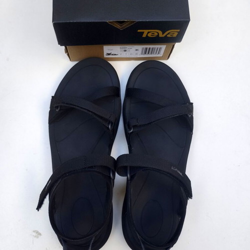 Teva women's black sandals size 40