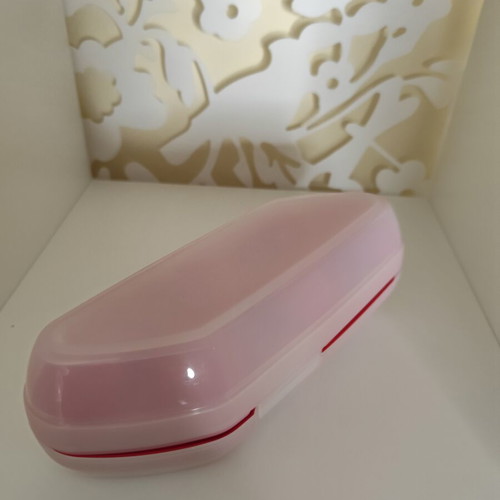 Tupperware egg holder 6 slots new