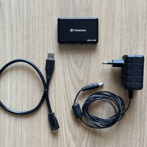 Transcend USB 3.0 hub used with cables
