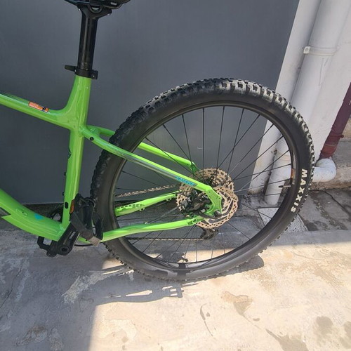 Kona Kahuna 29 2024 mountain bike like new with Bluegrass Intox helmet
