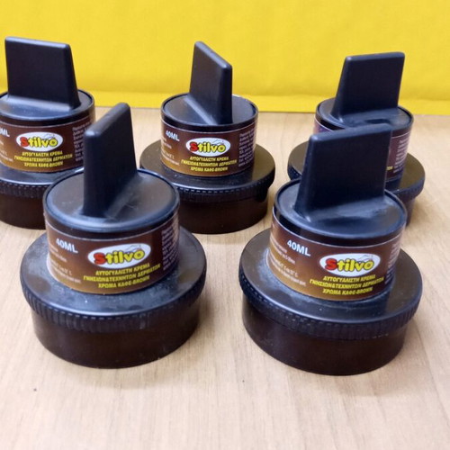 Set of 5 brown shoe polishes new, 40ml each