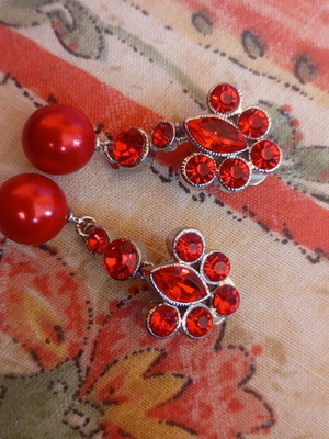 Clip-on earrings vintage red statement with rhinestones