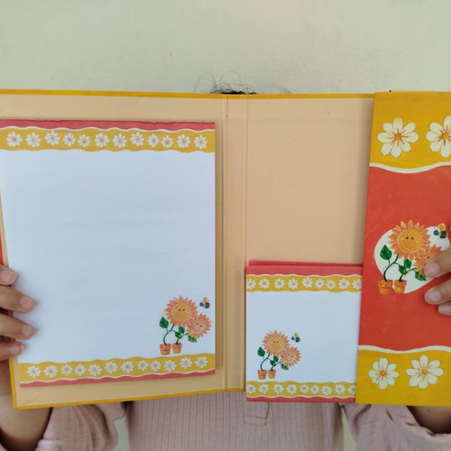 Writing pad with folders used