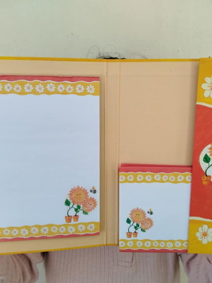 Writing pad with folders used