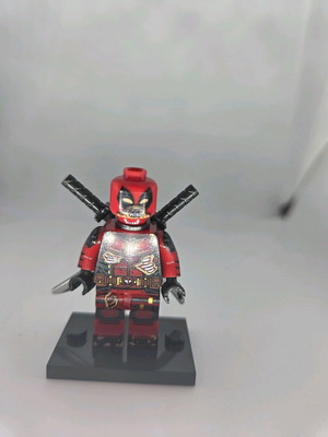 Μινιατούρα Deadpool καινούργια με βάση