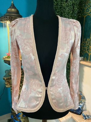 Original Vintage Salmon Pink Satin Floral Jacket like new, size S/M