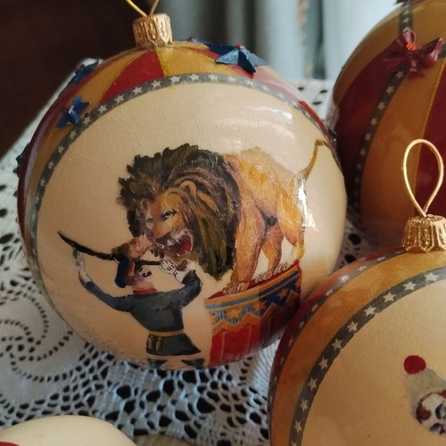 Old Circus Christmas ornaments set new, handmade plastic