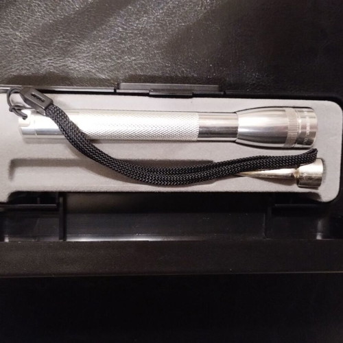 Maglite flashlight needs bulb