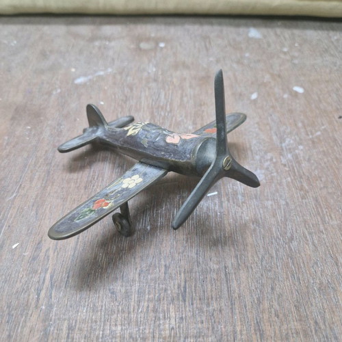 Metal airplane used in excellent condition