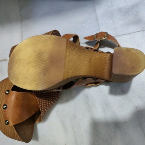 Yoshino sandals like new, brown with wooden heel, size 39