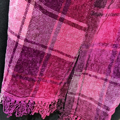 Pagoni velvet pink scarf new length 1.60m