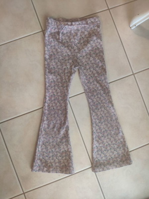 Zara ribbed bell-bottom leggings size 6 like new, multicolor