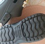 Black clogs like new with charms and gold chain size 36–37