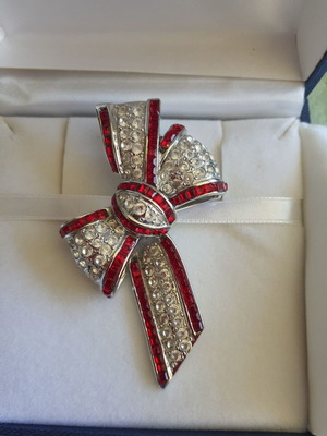 Hand Made Bow Brooch made in Italy, new, red and silver