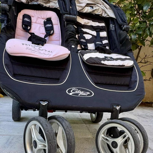 City Mini Double Baby Jogger twin stroller like new with double front wheels