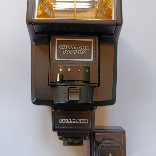 Cullmann Speedlight 300T with Hot Shoe Like New