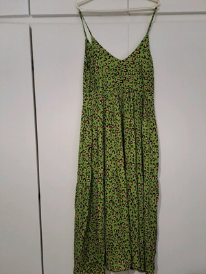 Dress in unique green leopard print like new, onesize cotton