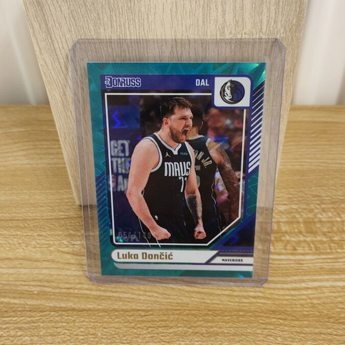 Luka Doncic Teal Explosion SP 056/149 basketball card new