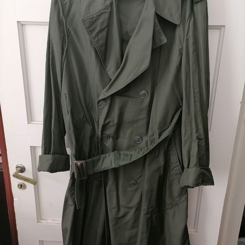 Unisex Fabric Trench Coat like new, cypress green, size M 38