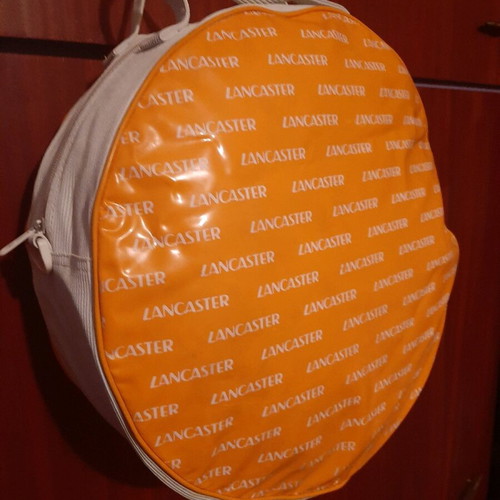 Lancaster bag like new with 37 cm diameter