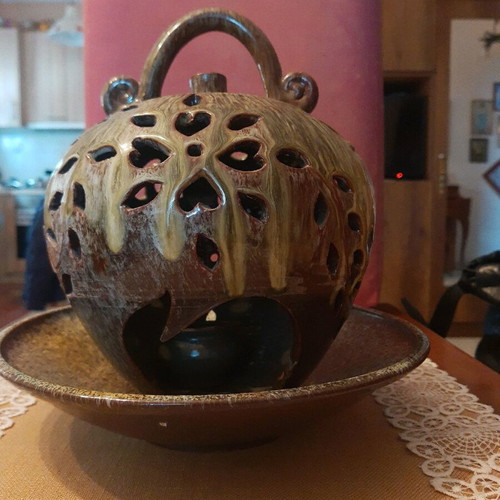 Handmade apple-shaped lantern with plate like new, 2000