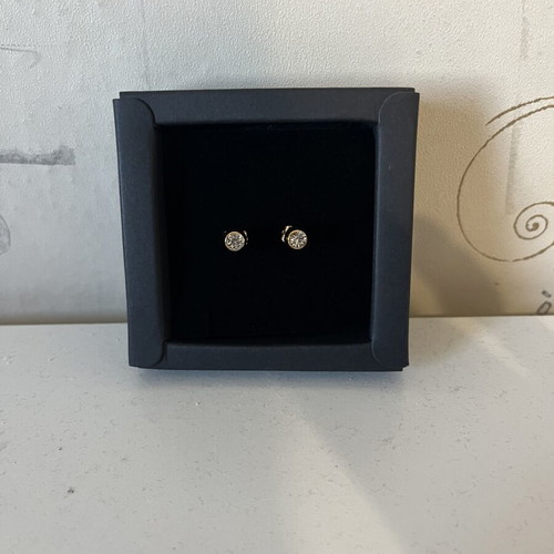 Earrings set like new, gold tone and silver