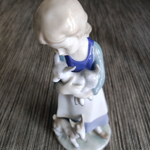 Wagner Apel Lippelsdorf porcelain decoration 26 cm like new