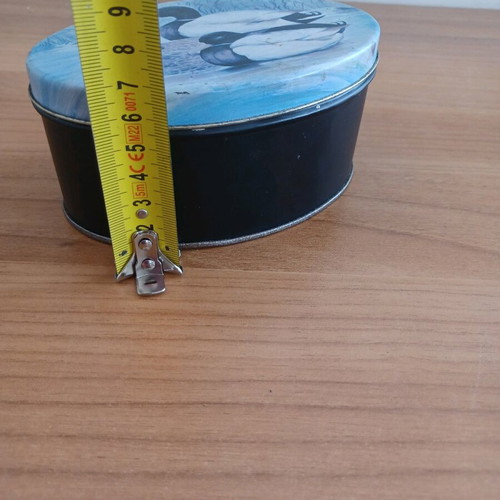 Metal oval vintage box with duck design used