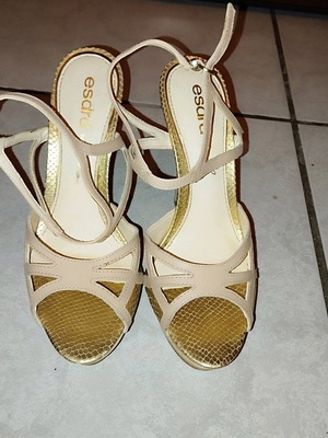 Esdra salmon sandal with gold high heel like new