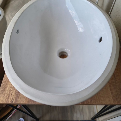 Grohe Bau Universal Ceramic Undermount Sink new 56x42x21cm white