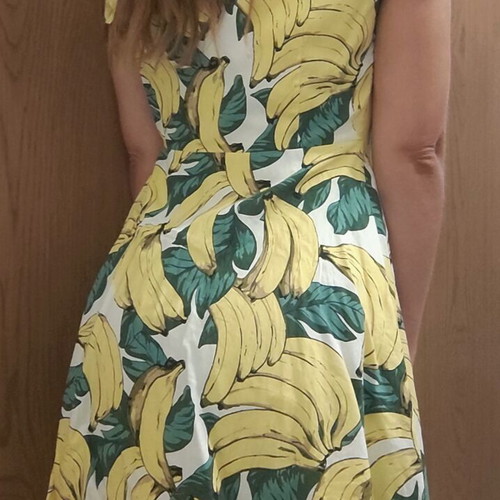 Vintage Glamorous dress with tropical banana print, like new