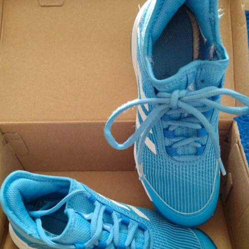 Adidas kids tennis shoes like new, blue, unisex size 34