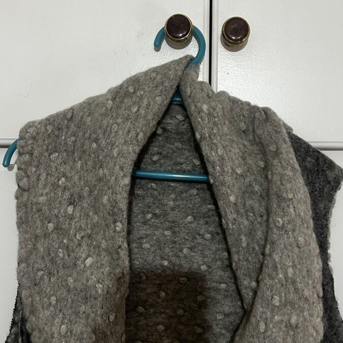 Grey embossed sleeveless cardigan waterfall style, like new, one size L-XXL