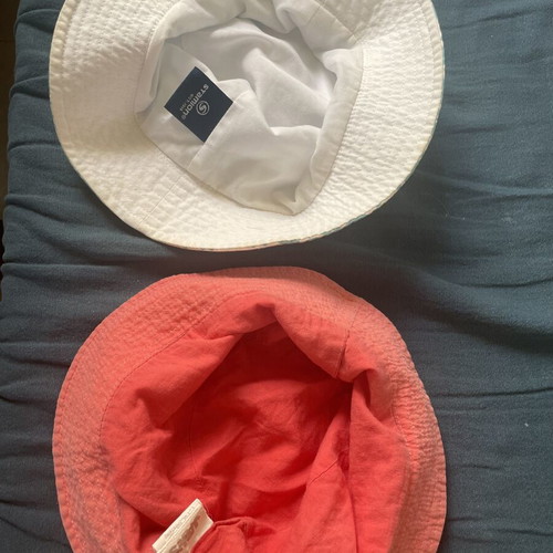 2 children's hats size 52 like new, colorful