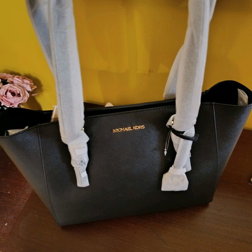 Τσάντα Michael Kors Charlotte 3 σε 1 καινούργια, μαύρη με χρυσαφί λεπτομέρειες