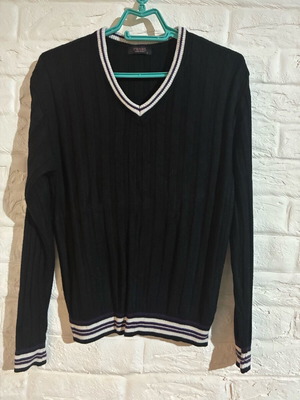Prada sweater like new, black and purple, size M