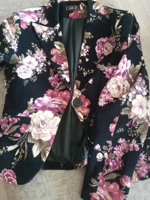 Women's velvet floral jacket used
