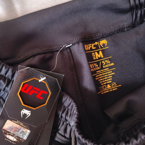 Venum x UFC tracksuit new, size M with zipper pockets, black