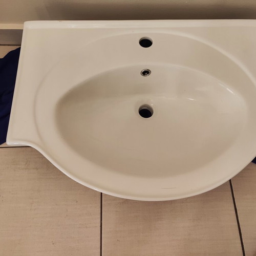 Porcelain sink new, white, 71cm x 51cm