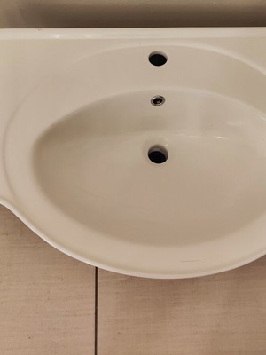 Porcelain sink new, white, 71cm x 51cm