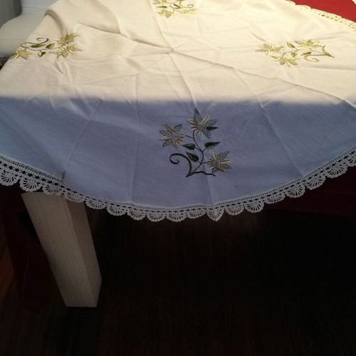 Handmade silk embroidery set of 3 pieces like new